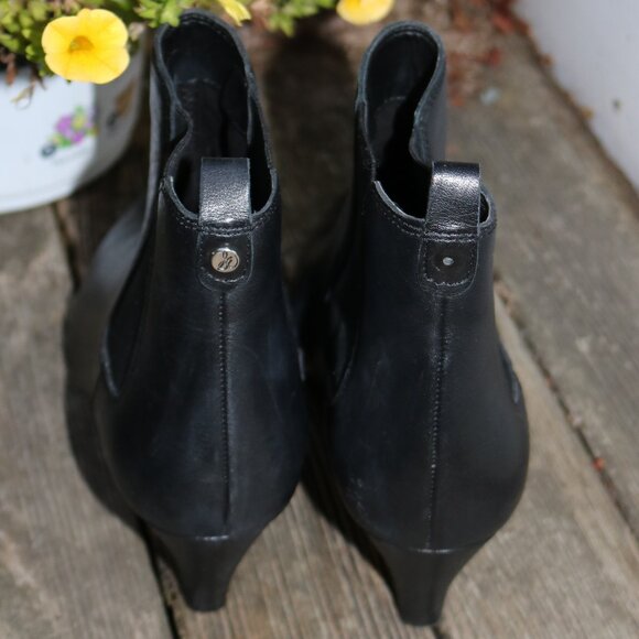 Sam Edelman Katt Black Leather Pointy Toe Kitten Heel Chelsea Bootie Sz 6.5 - Picture 5 of 8